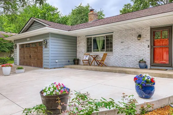10215 Union Terrace LN N, Maple Grove, MN 55369