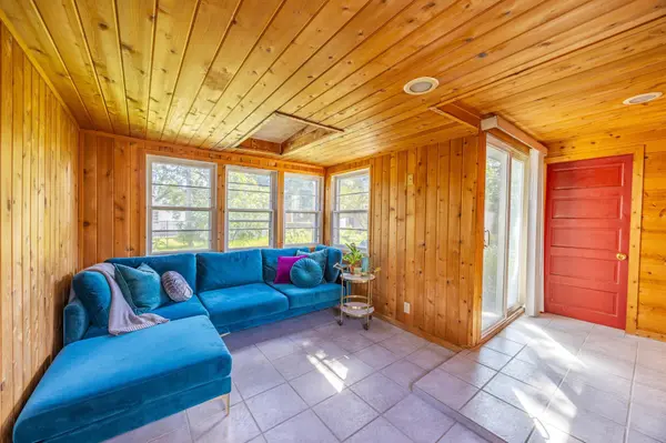 1904 Hinckley ST, White Bear Lake, MN 55110