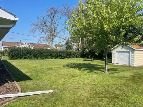 1805 10th PL NE, Austin, MN 55912