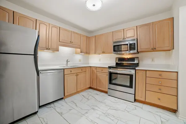 5140 W 102nd ST #110, Bloomington, MN 55437