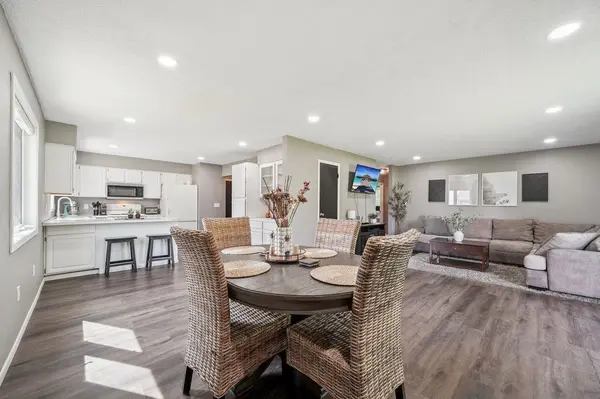 620 Ranchwood DR, Bird Island, MN 55310