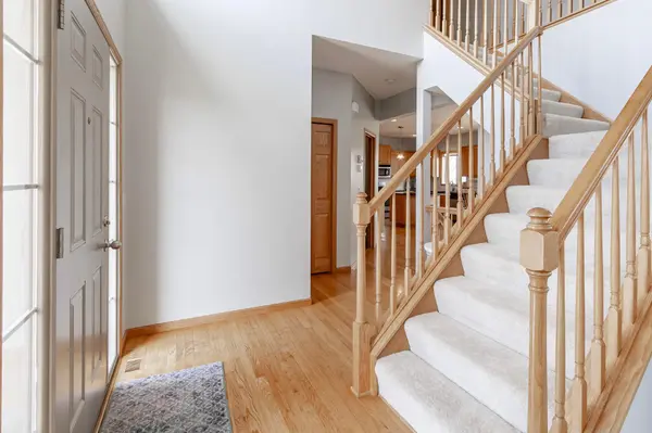 20766 Gemini TRL, Lakeville, MN 55044