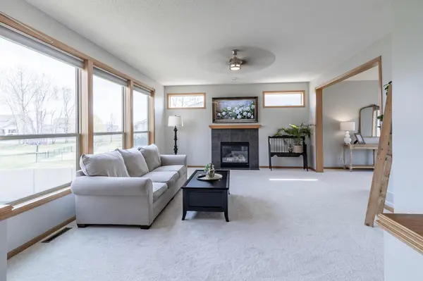 20766 Gemini TRL, Lakeville, MN 55044