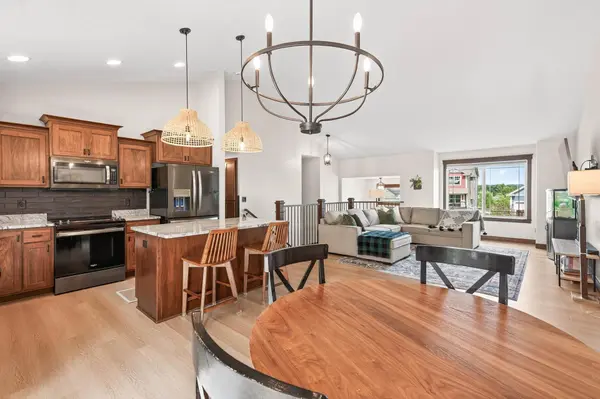 9202 Hamlet AVE S, Cottage Grove, MN 55016