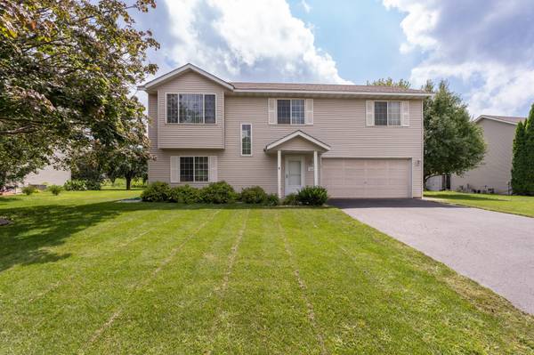 1017 E Orchard ST,  Belle Plaine,  MN 56011
