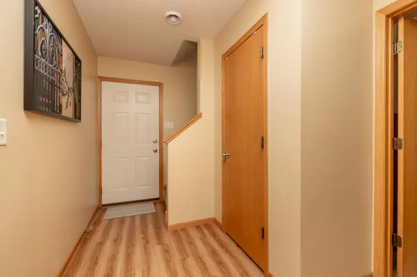 1017 E Orchard ST, Belle Plaine, MN 56011
