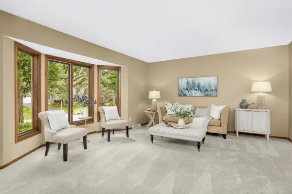 13629 Krestwood DR, Burnsville, MN 55337