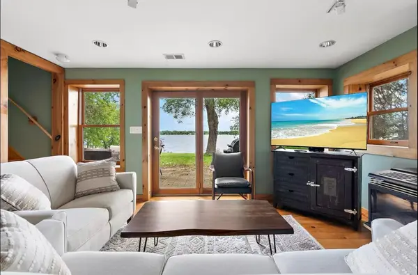 11950 Mentzer TRL, Chisago Lake Twp, MN 55045