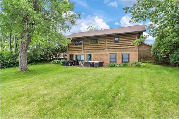 11950 Mentzer TRL, Chisago Lake Twp, MN 55045