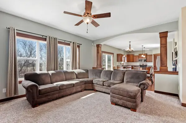 857 Oakmont LN, Waconia, MN 55387