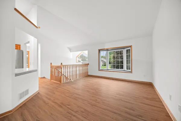 1719 Fountain LN, Waconia, MN 55387