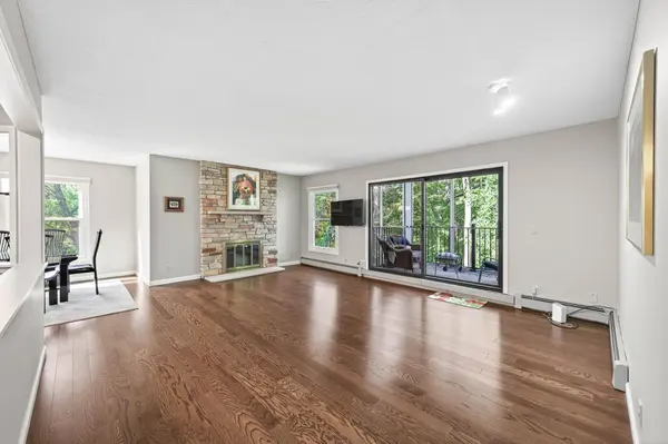 3020 Saint Albans Mill RD #215, Minnetonka, MN 55305