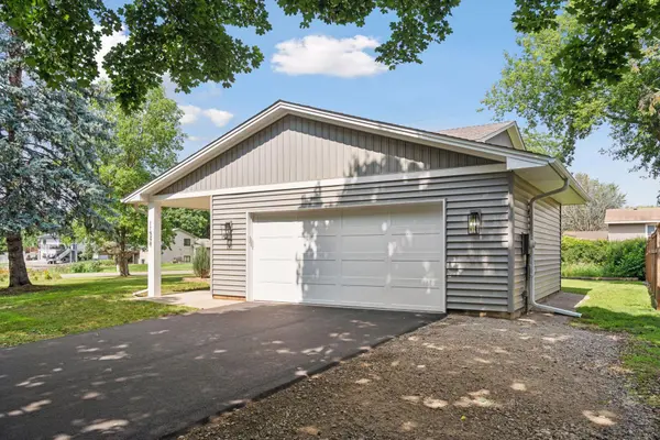 11548 Oregon AVE N, Champlin, MN 55316