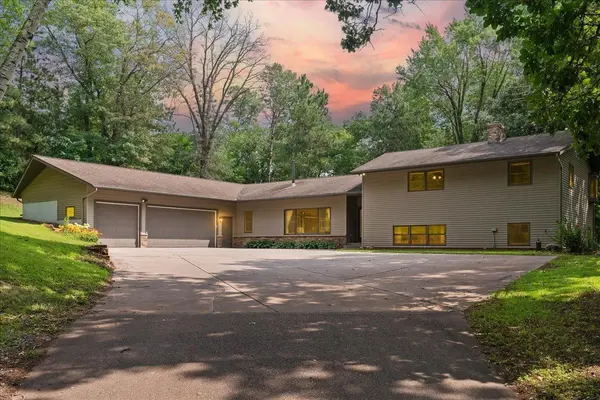 1319 27th ST, Saint Joseph Twp, WI 54016