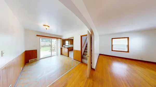 1223 James AVE, Albert Lea, MN 56007