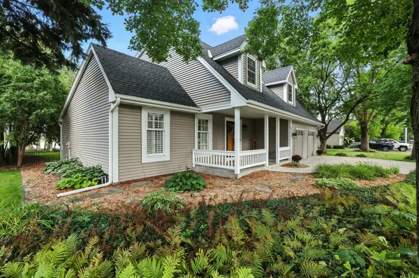 4334 Fisher LN, White Bear Lake, MN 55110