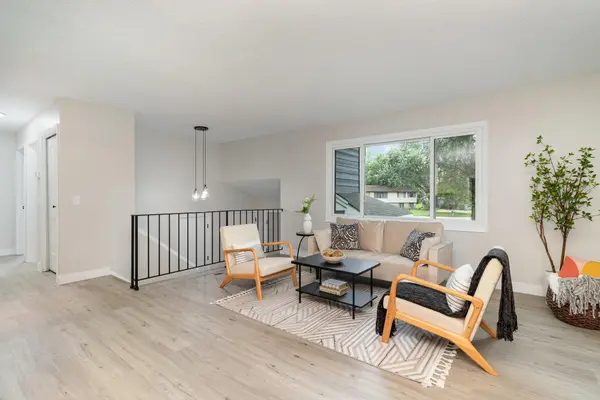 2912 80th CIR N, Brooklyn Park, MN 55444