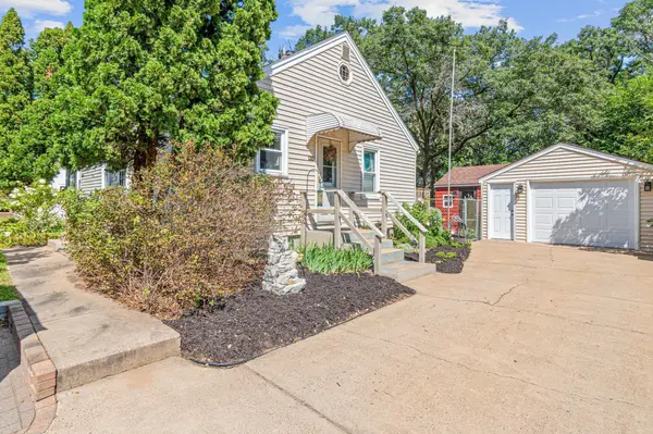 8663 NE VanBuren ST, Blaine, MN 55434