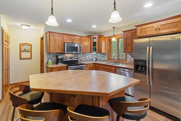 193 Glenview LOOP, Saint Cloud, MN 56303