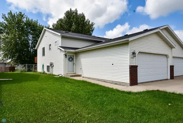 1727 50th ST S, Fargo, ND 58103