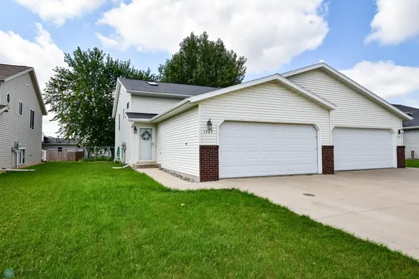 1727 50th ST S, Fargo, ND 58103