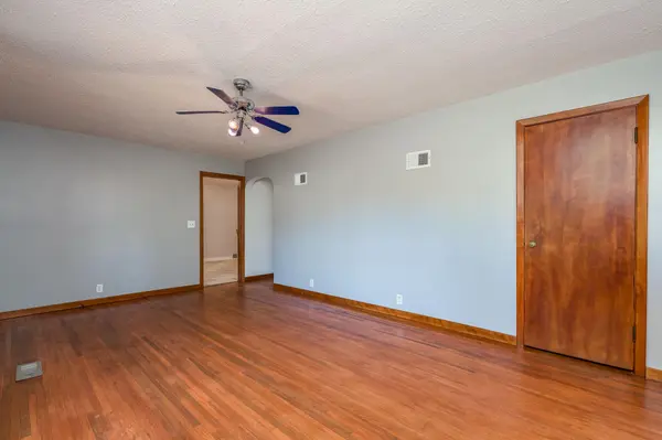 815 S 4th ST, Le Sueur, MN 56058