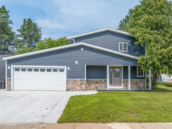 27 Astor RD, Babbitt, MN 55706