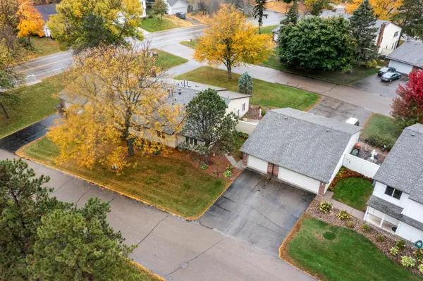 9268 Indian BLVD S, Cottage Grove, MN 55016