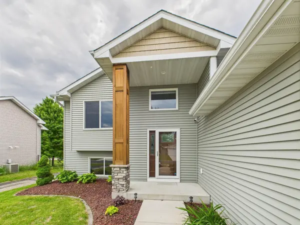 1214 Olivia ST SE, New Prague, MN 56071