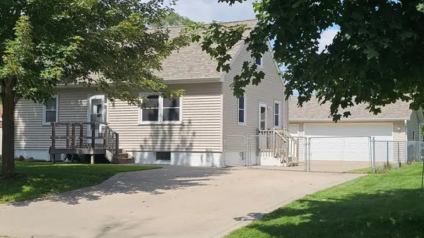909 Madison ST, Anoka, MN 55303