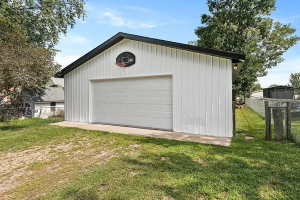 725 9th ST NE, Little Falls, MN 56345