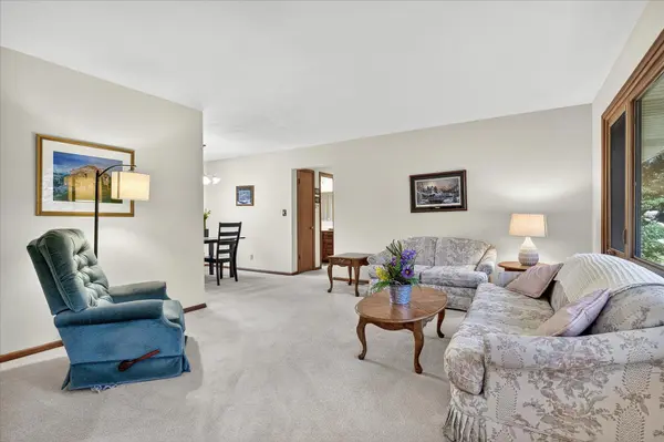 2821 Galtier ST, Roseville, MN 55113