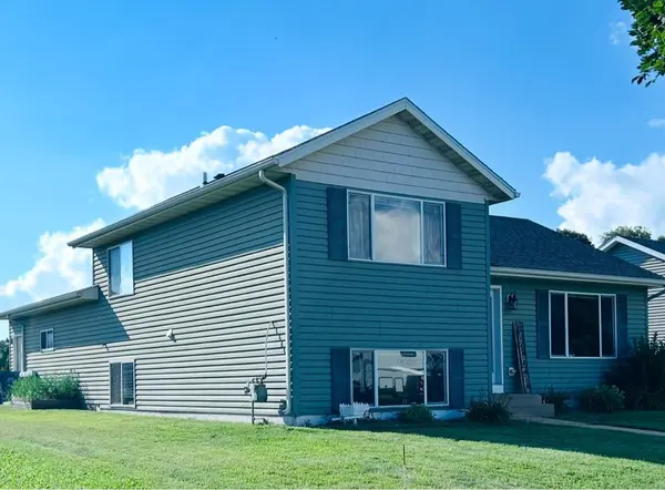 510 Brook AVE, Saint Charles, MN 55972