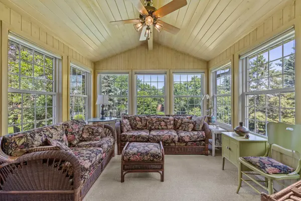 4466 Victoria ST N, Shoreview, MN 55126