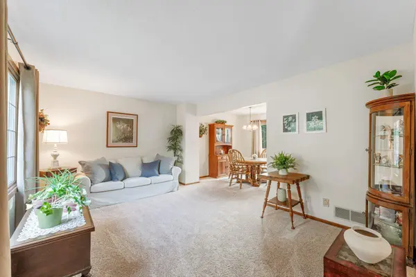 3734 Sun Terrace CIR, White Bear Lake, MN 55110