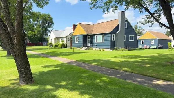 204 E 3rd AVE N, Aurora, MN 55705