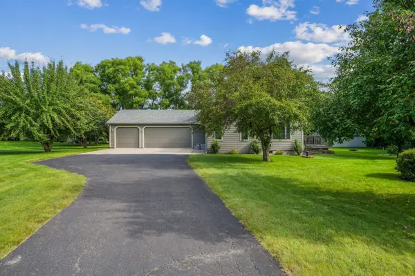 406 S Fork DR, Troy Twp, WI 54016