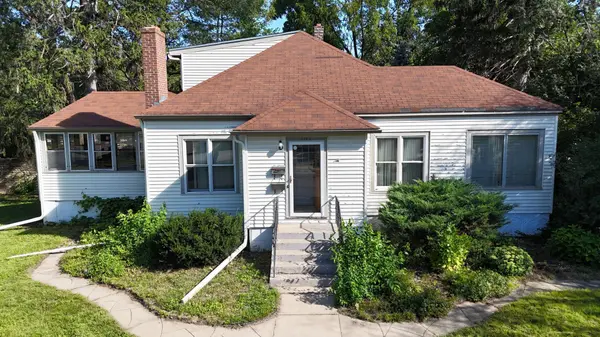 1749 1st ST SW, Rochester, MN 55902