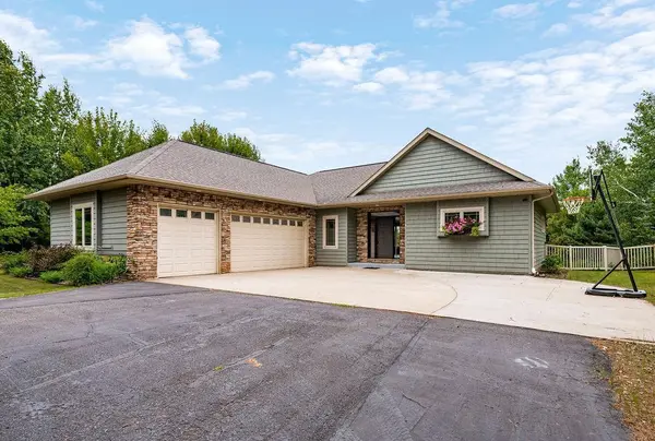 160 Pine Tree LN, Coleraine, MN 55722