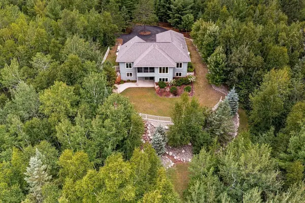 160 Pine Tree LN, Coleraine, MN 55722