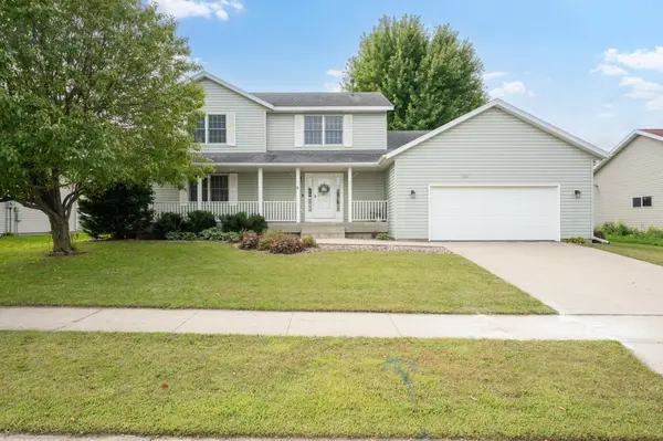 3322 Dorset LN NW, Rochester, MN 55901