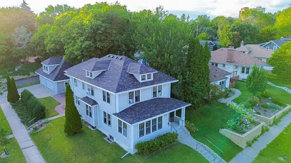 445 Lexington Pkwy S, Saint Paul, MN 55105