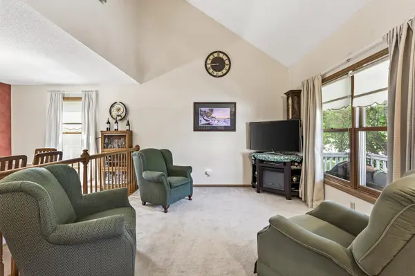 5924 Polar Bear LN, White Bear Twp, MN 55110