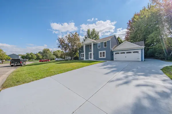 3104 Copper Oaks Draw, Woodbury, MN 55125