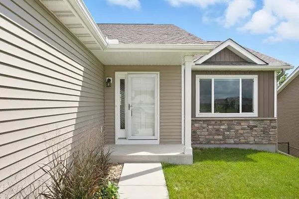 856 Hickory Curve, Watertown, MN 55388