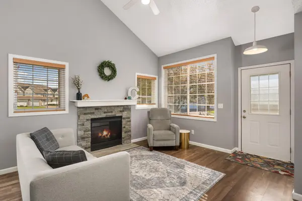 17602 Gillette WAY #2016, Lakeville, MN 55044