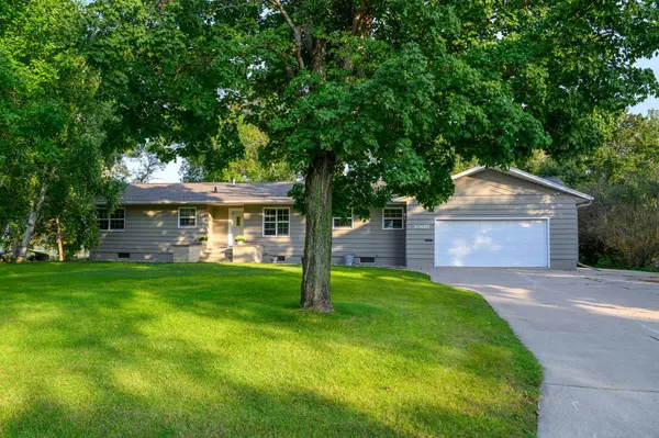 1009 W 4th ST, Morris, MN 56267