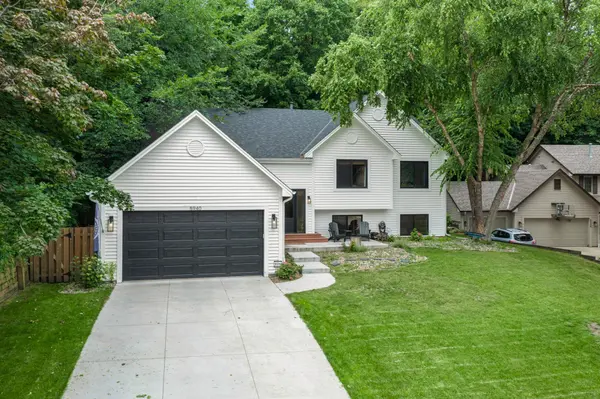 5940 Mc Kinley PL, Excelsior, MN 55331