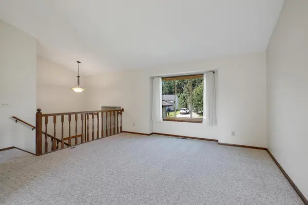 12640 Eveleth PATH, Apple Valley, MN 55124