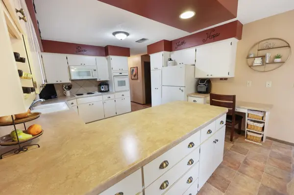 445 Aberdeen DR, Waite Park, MN 56387